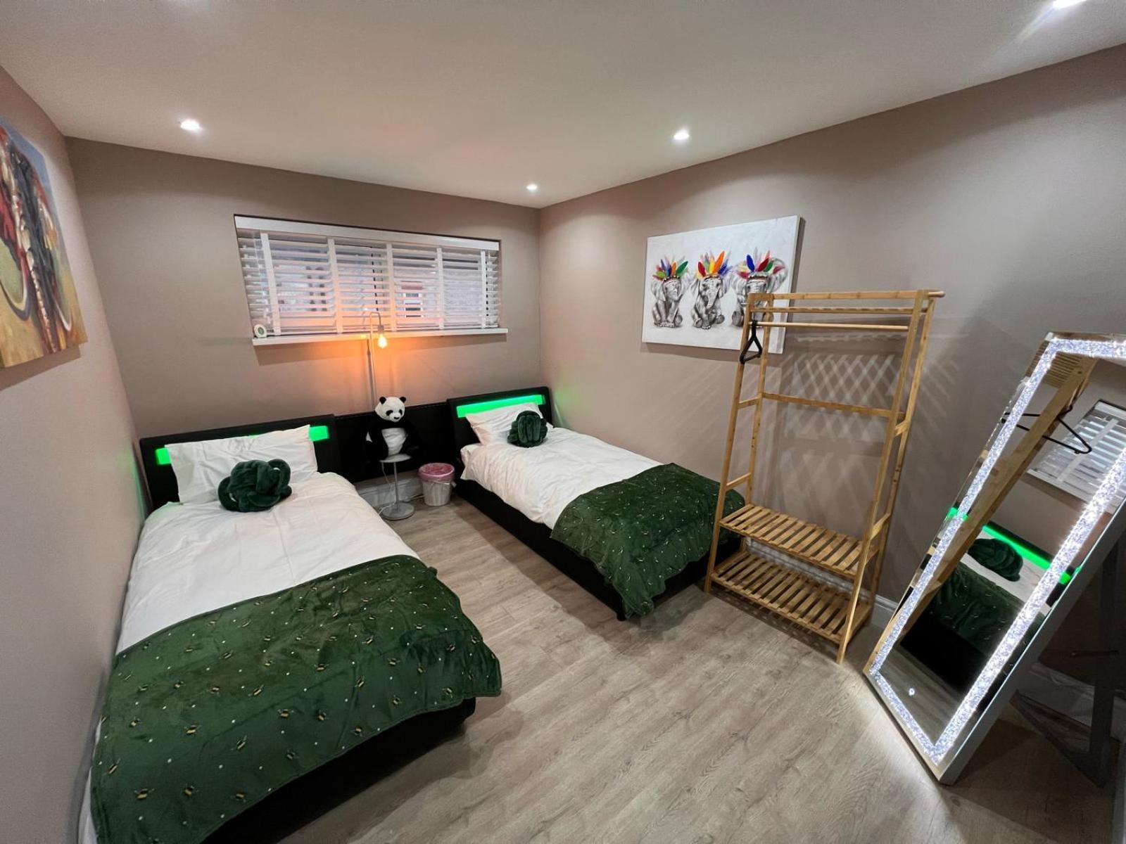 Premier Inn Comfort Mattresses - Sleeps 6 Middleton  Ngoại thất bức ảnh